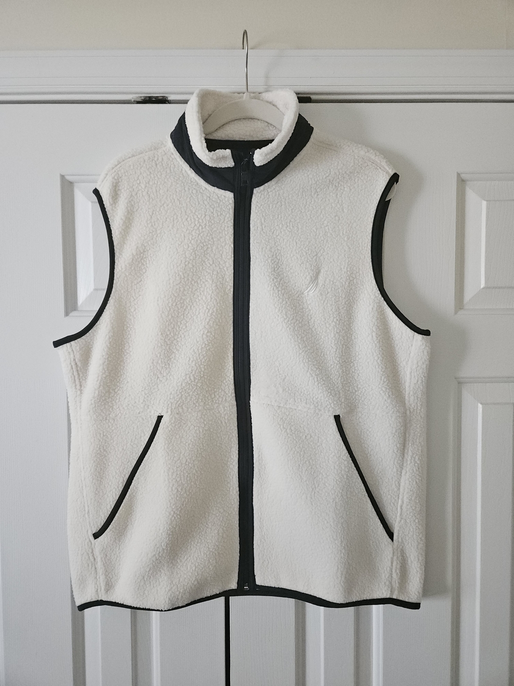 NWT Nautica Nautex Men's Fleece Vest Size M White/Black Full Zip Stand-Up Collar